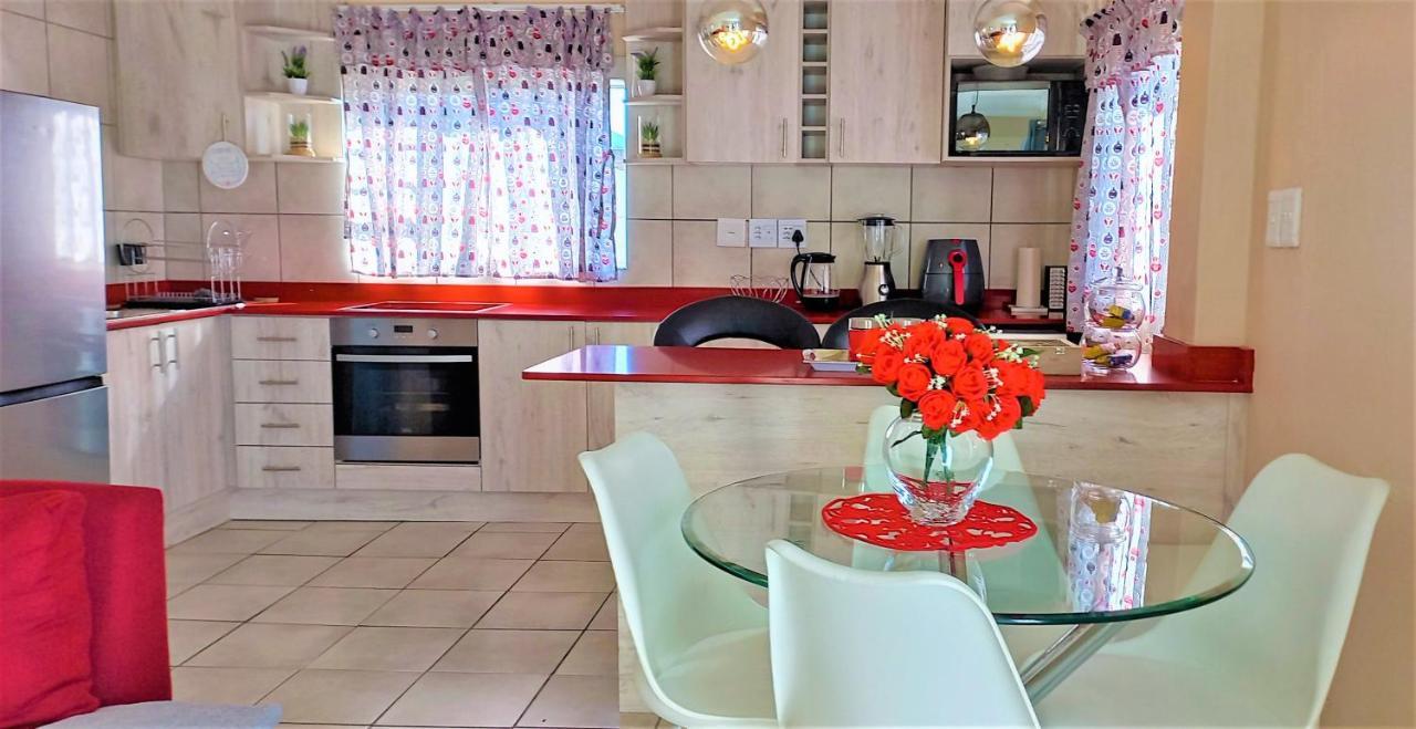 Villa Arlogenix Durbanville Esterno foto