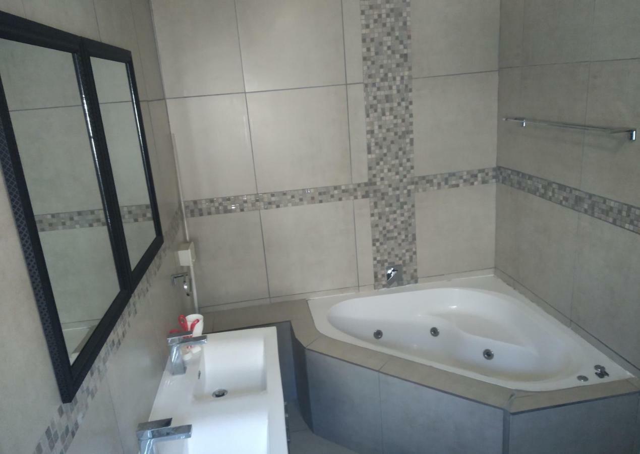 Villa Arlogenix Durbanville Esterno foto